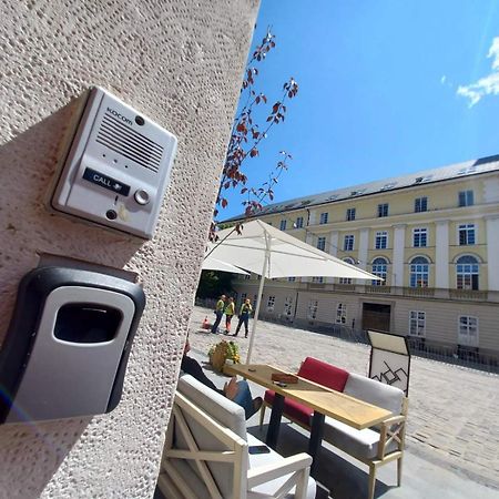 Luxury Apartment With Rynok Square View Lviv Exterior photo